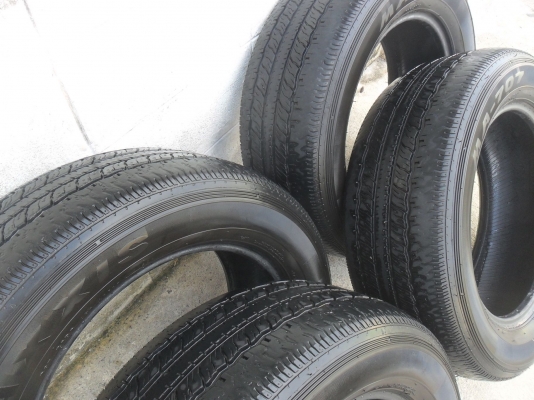 ยาง MAXXIS 235/60R17 ปี11 สวยๆ 4 เส้น ยาง MAXXIS 235/60R17 ปี11 สวยๆ 4 เส้น