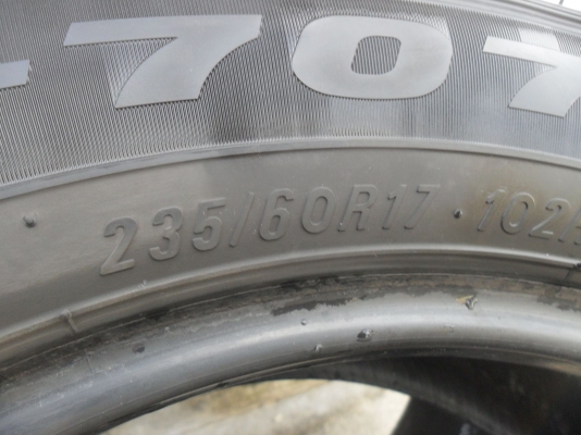 ยาง MAXXIS 235/60R17 ปี11 สวยๆ 4 เส้น ยาง MAXXIS 235/60R17 ปี11 สวยๆ 4 เส้น