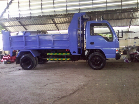 ขายรถหกล้อดั้มพ์ NPR 120 หน้าการ์ตูน เครื่องฝาดำ