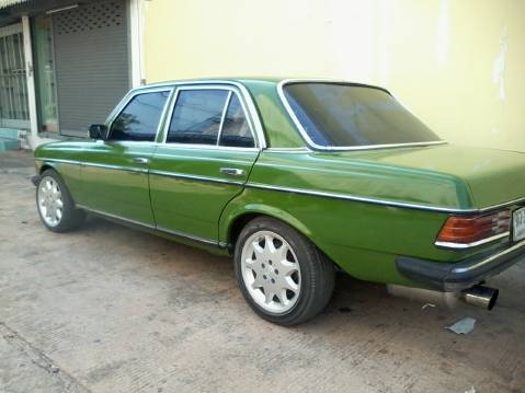 ลดราคาขาย เบนซ์ 230E W123 ปี 1988 เครื่อง J เกียร์ ออโต้ ทำสีมาใหม่เอี่ยมไม่ถึง 2 อาทิตย์