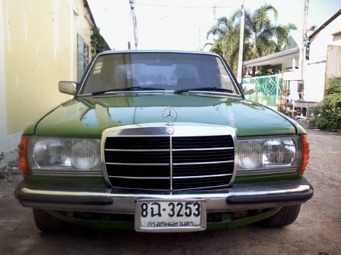 ลดราคาขาย เบนซ์ 230E W123 ปี 1988 เครื่อง J เกียร์ ออโต้ ทำสีมาใหม่เอี่ยมไม่ถึง 2 อาทิตย์