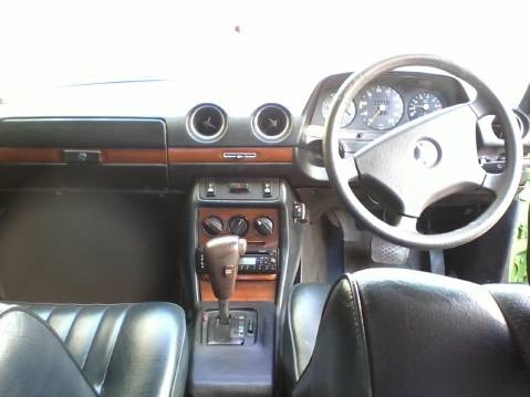 ลดราคาขาย เบนซ์ 230E W123 ปี 1988 เครื่อง J เกียร์ ออโต้ ทำสีมาใหม่เอี่ยมไม่ถึง 2 อาทิตย์