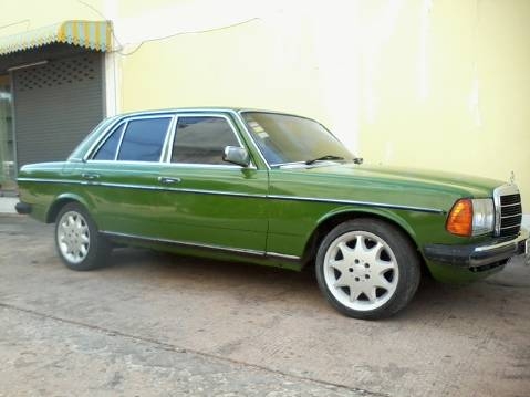 ลดราคาขาย เบนซ์ 230E W123 ปี 1988 เครื่อง J เกียร์ ออโต้ ทำสีมาใหม่เอี่ยมไม่ถึง 2 อาทิตย์