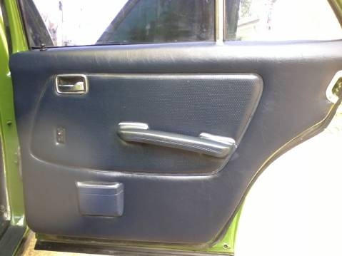 ลดราคาขาย เบนซ์ 230E W123 ปี 1988 เครื่อง J เกียร์ ออโต้ ทำสีมาใหม่เอี่ยมไม่ถึง 2 อาทิตย์