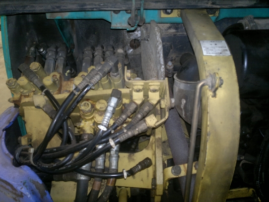 รถขุดเล็ก KOMATSU PC40-7 มีไลน์หัวเจาะ แทร็กเหล็ก สภาพดี ใช้งานได้เลย รถนอกนำเข้าจากญี่ปุ่น ไม่เคยใช้ในไทย ติดต่อ มานะ 085-9049669