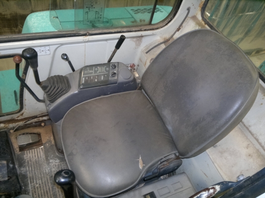 รถขุดเล็ก KOMATSU PC40-7 มีไลน์หัวเจาะ แทร็กเหล็ก สภาพดี ใช้งานได้เลย รถนอกนำเข้าจากญี่ปุ่น ไม่เคยใช้ในไทย ติดต่อ มานะ 085-9049669