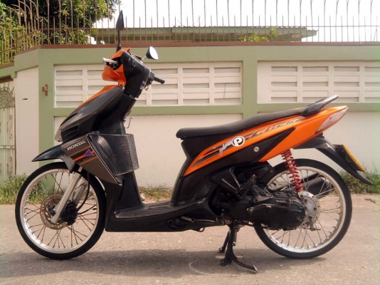 ขออนุญาติขาย Honda Click Play สีส้มเทา ล้อเงิน