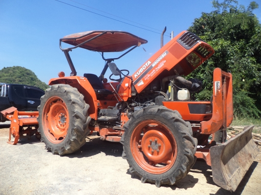 รถแทรกเตอร์