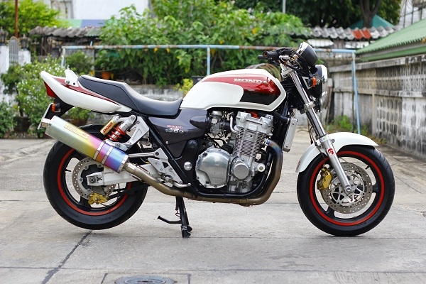 ขาย super 1300 สวยๆสักคัน  ทะเบียนแท้ สมอ. โอนขนส่ง