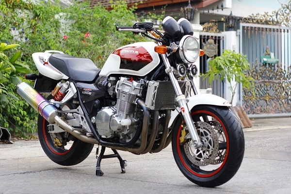 ขาย super 1300 สวยๆสักคัน  ทะเบียนแท้ สมอ. โอนขนส่ง