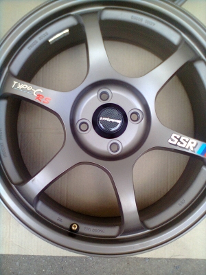 ขายแม็ก 4 รู 100 ขอบ17 สวยๆ 4 วง พร้อม 16 ตัว