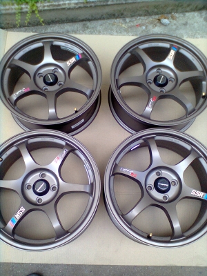 ขายแม็ก 4 รู 100 ขอบ17 สวยๆ 4 วง พร้อม 16 ตัว