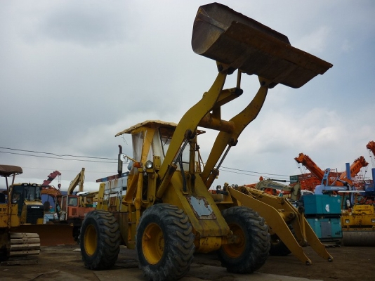 รถตักล้อยาง KOMATSU 510 รอนำเข้าครับ รถสวยจริงๆ ราคาถูกสั่งจองก่อนได้ มานะ 085-9049669