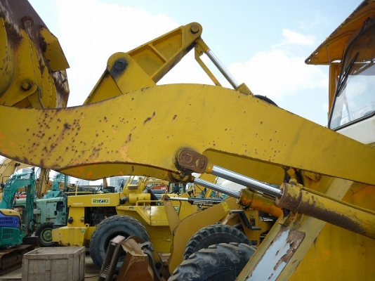 รถตักล้อยาง KOMATSU 510 รอนำเข้าครับ รถสวยจริงๆ ราคาถูกสั่งจองก่อนได้ มานะ 085-9049669