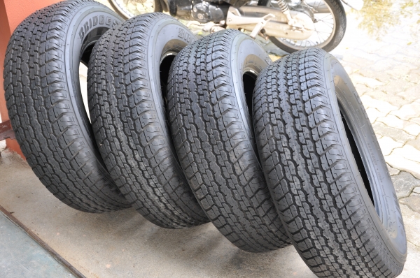 ขายยาง BRIDGESTONE ปี2012 ใหม่มากๆ