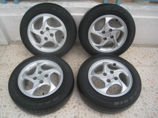 ขายล้อแม็ก Honda civic 14"x5.5" et45 4รู100+ยางปี 10 (081-3747940)
