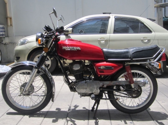 ด่วน !...Honda GL-100 (5เกียร์)ทบ.โอน เดิมแท้สมบูรณ์มาก ไฟจบ รถสวยลงตัวครับ กทม.