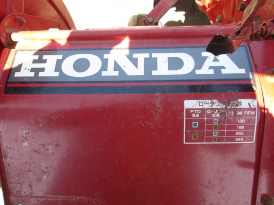 รหัส:13001173รถพรวนดินนั่งขับเครื่องยนต์เบนซิลGC05ขนาด11PS.สภาพสวยพร้อมโรตารี่สามารถถอดเข้าออกได้