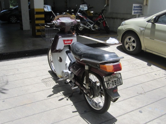 ขายราคาร้อนตังค์เลยครับ.. Honda c900 &lsquo;Custom&rsquo; สตาร์ทมือ สวยแบบเดิมๆ ล้อเงิน เครื่องดีมาก เล่ม+ชุดโอนครบครับ กทม.