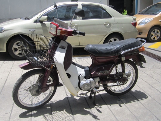 ขายราคาร้อนตังค์เลยครับ.. Honda c900 &lsquo;Custom&rsquo; สตาร์ทมือ สวยแบบเดิมๆ ล้อเงิน เครื่องดีมาก เล่ม+ชุดโอนครบครับ กทม.