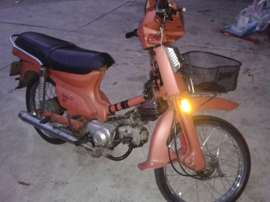 ขายฮอนด้าซี90ราคาเบามีทะเบียน5900สนจัยสอบถามได้นะคับ