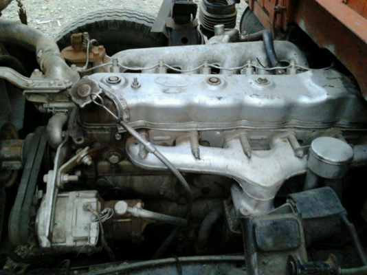 ISUZU KS 21 เครื่อง 165 HP 6BD1 กระบะคอกเหล็กความยาว 4.50 เมตร ช่วงล่างอย่างใหญ่คานหน้า F เฟืองท้าย F ครบพร้อม เครื่องแห้งแรงดีลงเล่มครบถูกต้อง หัวเก๋ง NPR 115 สภาพสวยภายในเก๋งคอนโซลครบพร้อม พวงมาลัยเพาเวอร์ ช่วงล่างคัชซีสวยไม่มีผุ ยาง 8.25 ขอบ 16 สภาพดี