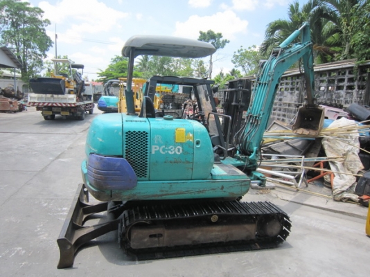 ขาย รถขุดเล็ก KOMATSU รุ่น PC30-7- แทร็กเหล็ก มือสองญี่ปุ่น