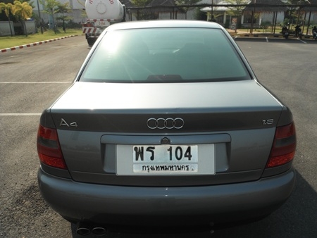 ขายรถสวยสภาพดี Audi Auto1.8 ไม่มีชนหนัก สีสันเต็ม สวย แม็ก 17" ยางใหม่ Airbag คู่ Abs เเอร์เย็น รถสวยสภาพดี ขายรถสวยสภาพดี Audi Auto1.8 ไม่มีชนหนัก สีสันเต็ม สวย แม็ก 17" ยางใหม่ Airbag คู่ Abs เเอร์เย็น รถสวยสภาพดี