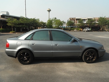 ขายรถสวยสภาพดี Audi Auto1.8 ไม่มีชนหนัก สีสันเต็ม สวย แม็ก 17" ยางใหม่ Airbag คู่ Abs เเอร์เย็น รถสวยสภาพดี ขายรถสวยสภาพดี Audi Auto1.8 ไม่มีชนหนัก สีสันเต็ม สวย แม็ก 17" ยางใหม่ Airbag คู่ Abs เเอร์เย็น รถสวยสภาพดี