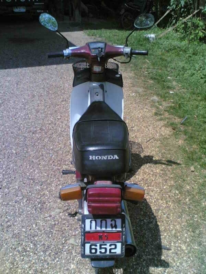 ขาย Honda C700 (นันทิดา) ทะเบียนเต็มพร้อมชุดโอนแก้ CDI แล้ว รถสมบูรณ์มากอะไหร่แท้เดิมติดรถ รถพร้อมใช้ขาย 9900 บาท