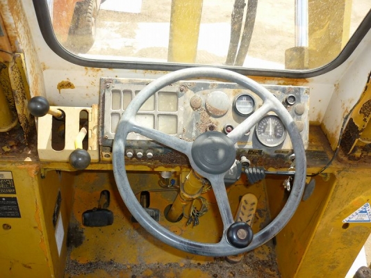 รถตักล้อยาง CAT 910F รถสวยมาก ใช้งานได้เลย รอนำเข้าครับ ติดต่อ มานะ 085-9049669