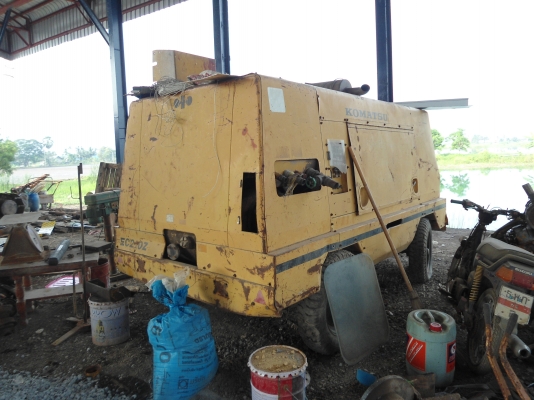 ขายปั๊มลมเก่าญี่ปุ่น KOMATSU สภาพพร้อมใช้ สนใจติดต่อ บอย 085-156-2314