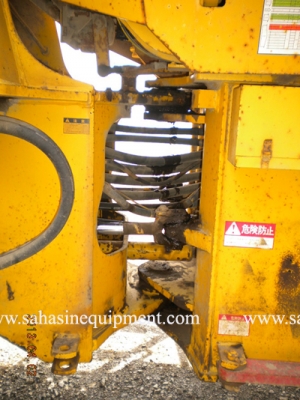 รถตัก WA300-1 S/N 305XX บจก.สหสินอีควิปเม้นท์ โทร.081-5851880, 02-5168100-1 www.sahasinequipment.com รถตัก WA300-1 S/N 305XX บจก.สหสินอีควิปเม้นท์ โทร.081-5851880, 02-5168100-1 www.sahasinequipment.com