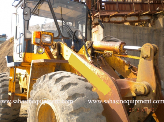 รถตัก WA300-1 S/N 305XX บจก.สหสินอีควิปเม้นท์ โทร.081-5851880, 02-5168100-1 www.sahasinequipment.com รถตัก WA300-1 S/N 305XX บจก.สหสินอีควิปเม้นท์ โทร.081-5851880, 02-5168100-1 www.sahasinequipment.com