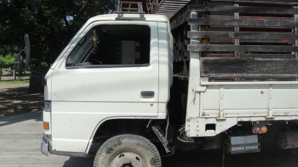 ISUZU NPR ยาว5เมตร เครื่องดี คัสฃีสวย รถเดิมๆ ราคาถูก