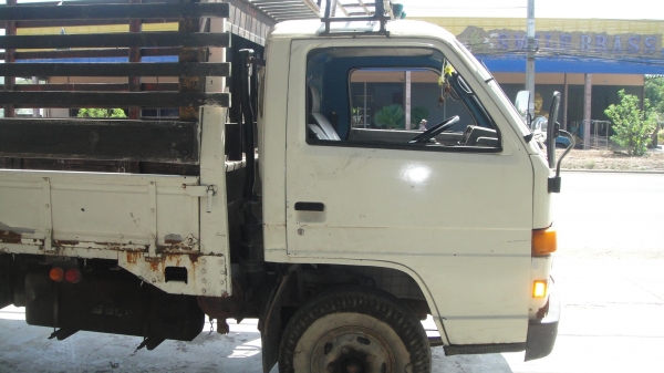 ISUZU NPR ยาว5เมตร เครื่องดี คัสฃีสวย รถเดิมๆ ราคาถูก