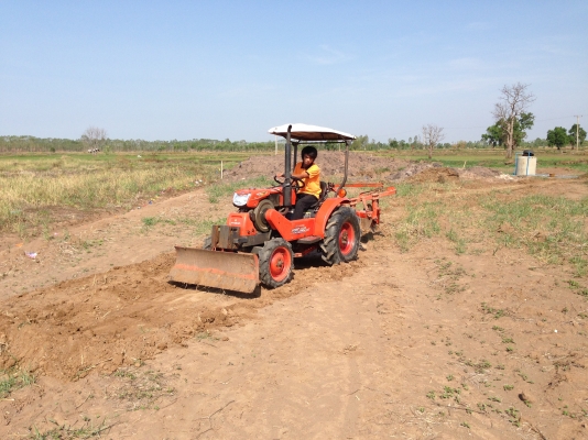 ขายรถไถคูโบต้าRT 140 PTO สภาพสวยสด เครื่องดีเดิมๆแน่น แรงพร้อมใช้สภาพสวยทั้งคัน มีดันหน้า มีผานหลัง 
