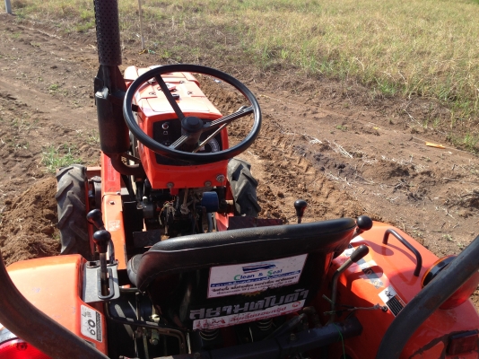 ขายรถไถคูโบต้าRT 140 PTO สภาพสวยสด เครื่องดีเดิมๆแน่น แรงพร้อมใช้สภาพสวยทั้งคัน มีดันหน้า มีผานหลัง 