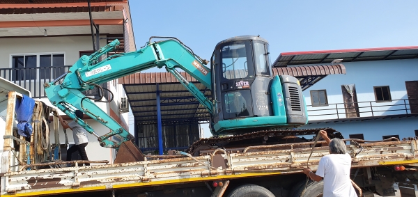 ขายด่วนแบคโฮKOBELCOSK75SR-6มาร์ซิคซีรียล์สูงYR07มีเต่ากะต่ายคลนโทลน้ำมันปั้มนี้วระบบไฟฟ้าครบเร็วแรงไม่โหลดเครื่อง 4สูบ อีซูซู4JG1เทอร์โบรถนอกเพื่งนำเข้ามาใหม่จากญี่ปุ่นยังไม่ได้ใช้ในไทยเลย