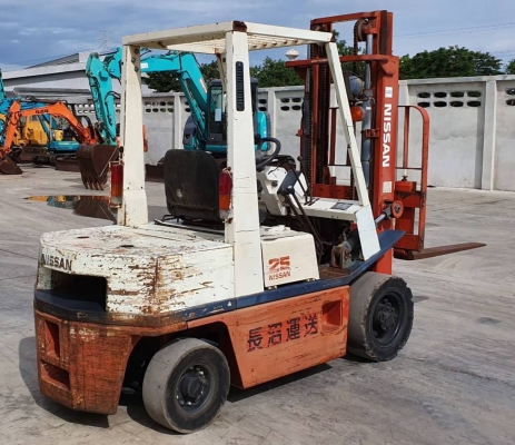 ขายด่วนราคา135,000บาทรถยกดีเซลนิสันFD25-10ยก2.5ตันเสาสูง3เมตรยกจริงวิ่งได้จริงหนัก2.5ตันสบายๆรถนอกสวยๆนำเข้ายังไม่เคยใช้งานในเมืองไทยเลย