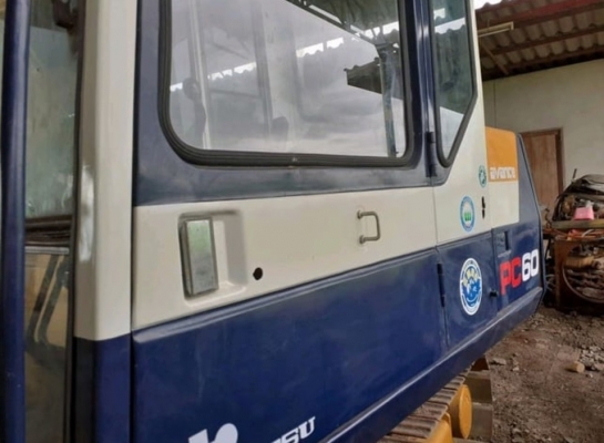 ขาย!! &gt;&gt;&gt; Komatsu Pc60 รุ่น 6 สภาพสวย พร้อมลุยงาน &lt;&lt;&lt; เบอร์ติดต่อ 098-7155789 086-4631102