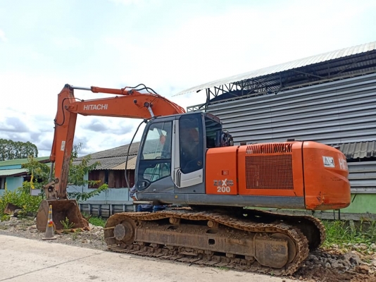 ขายจ้า..HITACHI ZX200 เก่าใน สภาพดี  พร้อมใช้  ลองระบบกันได้ทุกวัน  โทร 089-3818694 จ๊อย