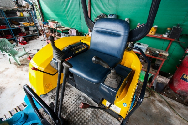 ขายรถแม็กโครสนใจติดต่อ 086-324-1992