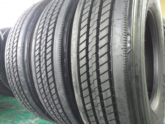ยางอัดดอก11R22.5สำหรับรถบรรทุก