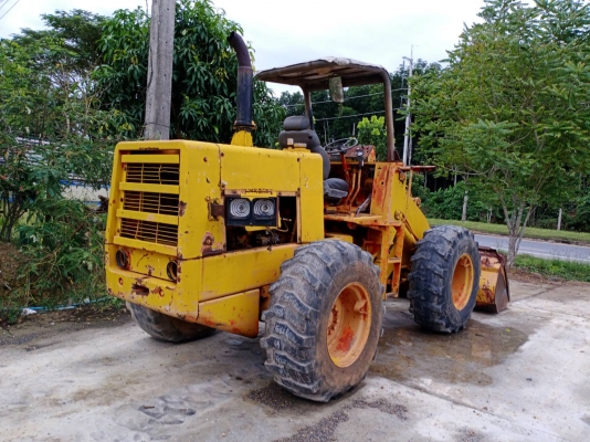 มีVDOขายรถตักล้อยาง KOMATSU 510 ไม่มีเอกสารราคา 350,000