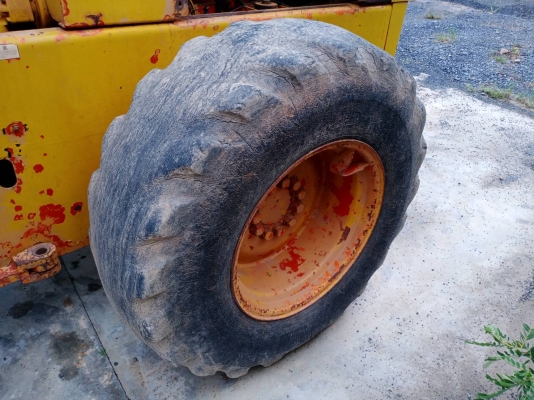 มีVDOขายรถตักล้อยาง KOMATSU 510 ไม่มีเอกสารราคา 350,000