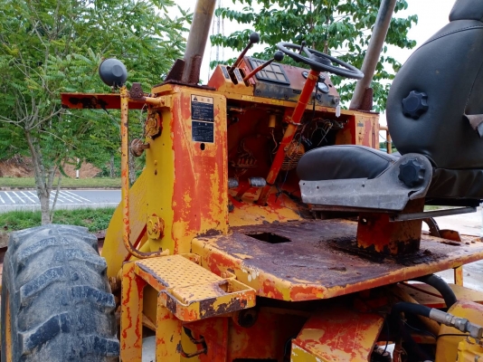 มีVDOขายรถตักล้อยาง KOMATSU 510 ไม่มีเอกสารราคา 350,000