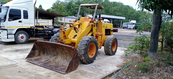 มีVDOขายรถตักล้อยาง KOMATSU 510 ไม่มีเอกสารราคา 350,000