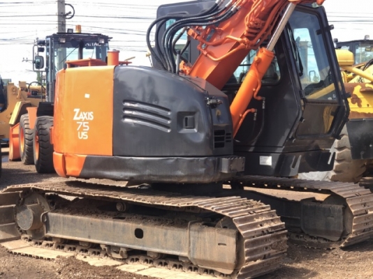 ขายรถขุด HITACHI ZX75US-3 ปี 2010 หัวกระแทก นำเข้าเองจากญี่ปุ่น สภาพพร้อมใช้ มีVDOการทำงานครับ