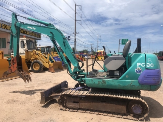 ขายรถขุด KOMATSU PC30-7E ปากคีบ (3,xxx ชั่วโมง) นำเข้าเองจากญี่ปุ่น สภาพพร้อมใช้ มีVDOการทำงานครับ